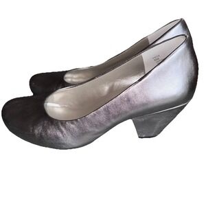 ME TOO‎ Women's 8M designer YVETTE Metallic Pewter Leather heel shoes Officewear